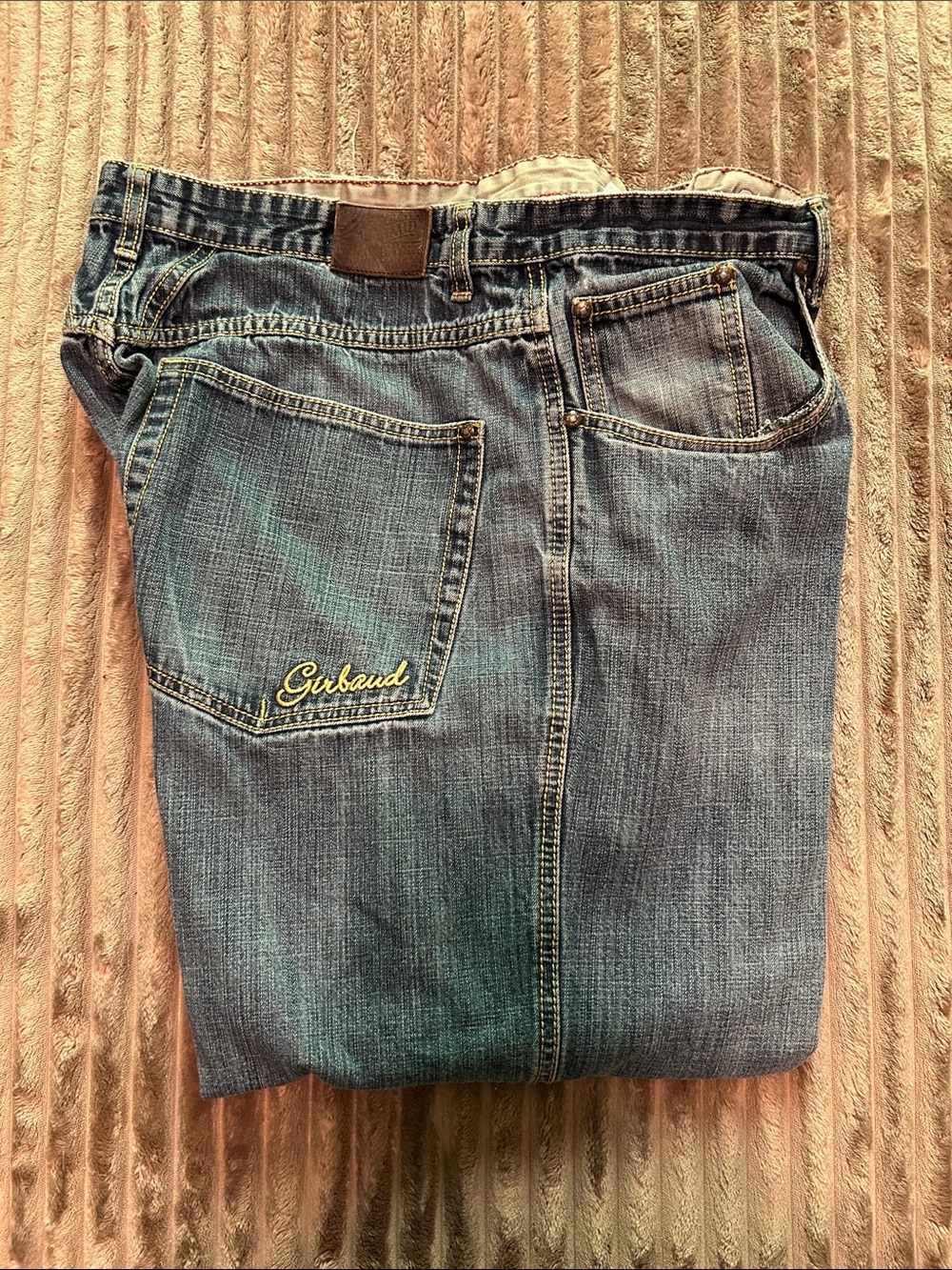 Girbaud Relaxed Fit Men's Jeans in Faded Blue